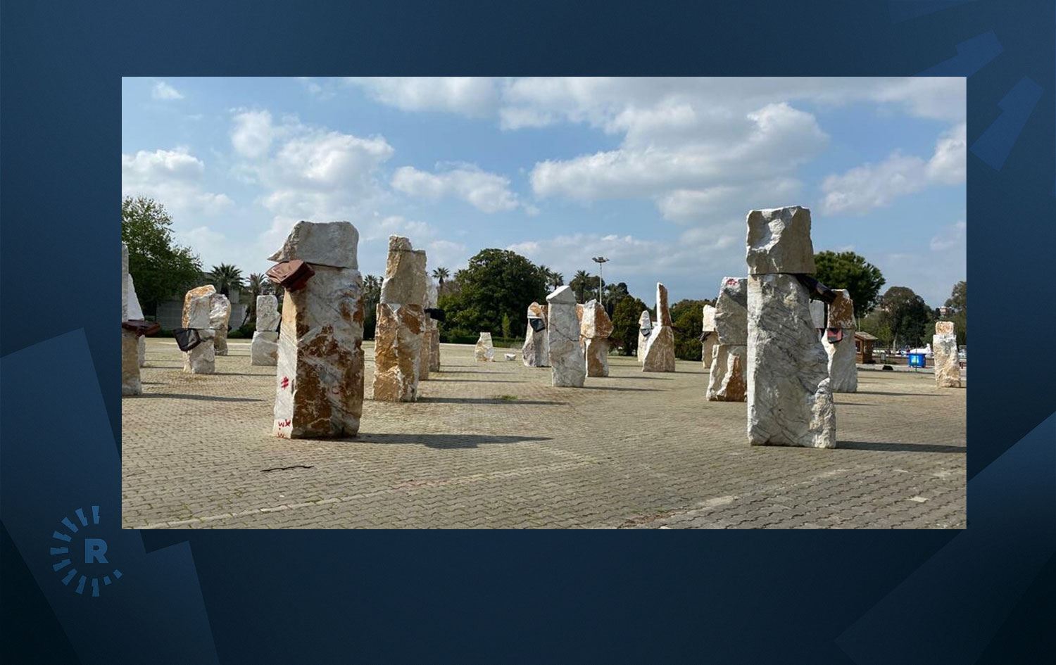 Sanatçı Ahmet Güneştekin’in sergisi vandalların hedefi oldu