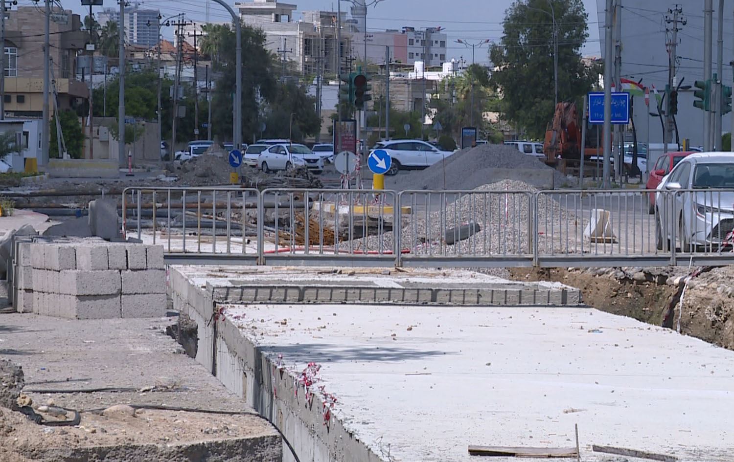 ئاوەڕۆیەکی سندووقیی بەردەم ئەنجوومەنی وەزیران 11 مانگە تەواو نەکراوە؛ 'پارەمان پێبدەن بە مانگێک تەواوی دەکەین'