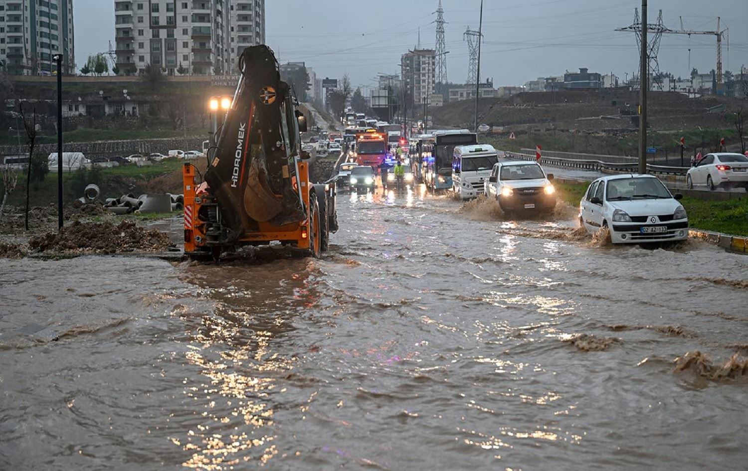 Li tevahiya Bakurê Kurdistanê barana gur dibare
