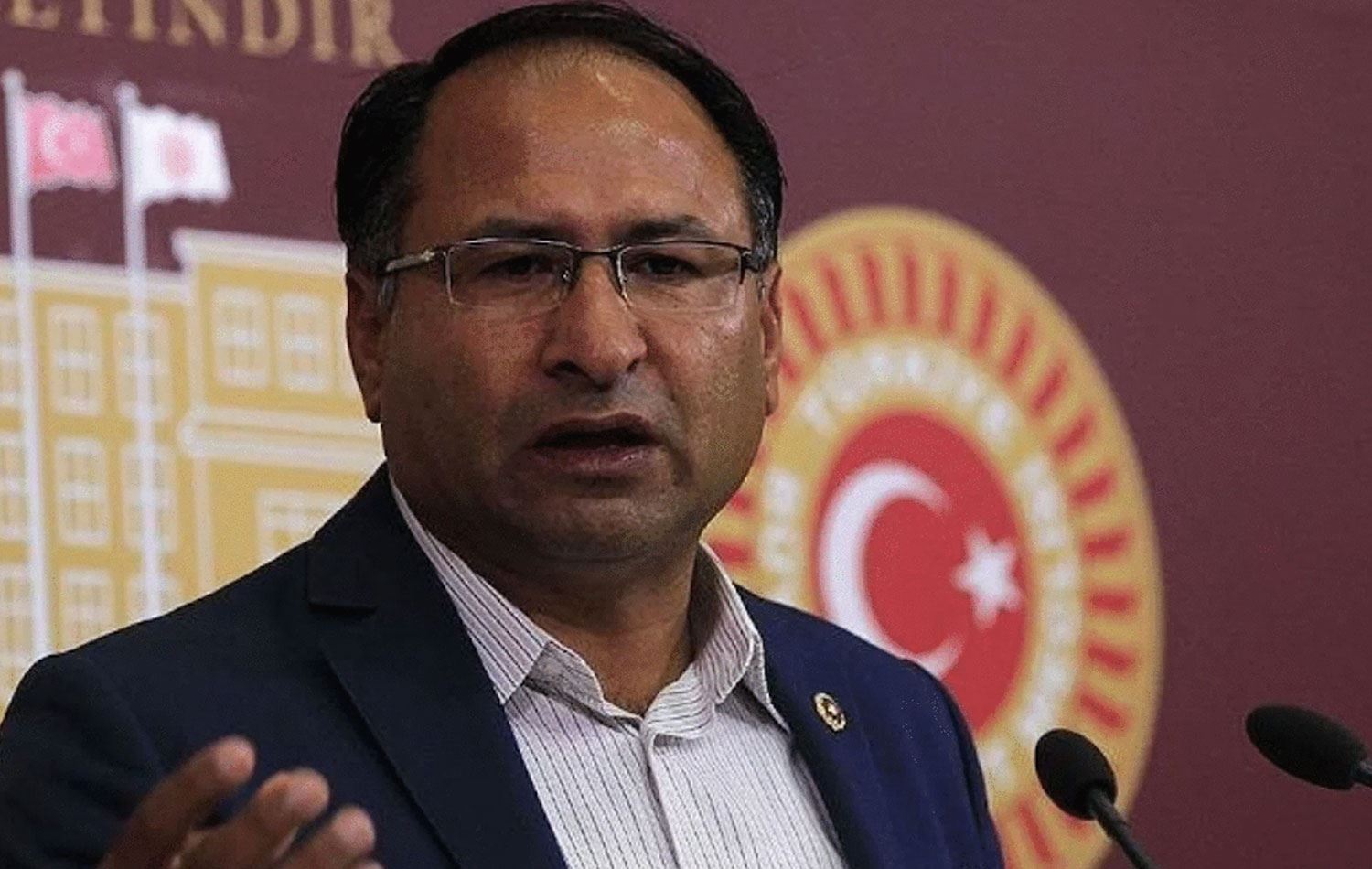 CHP’nin Roman milletvekili Özcan Purçu partisinden istifa etti