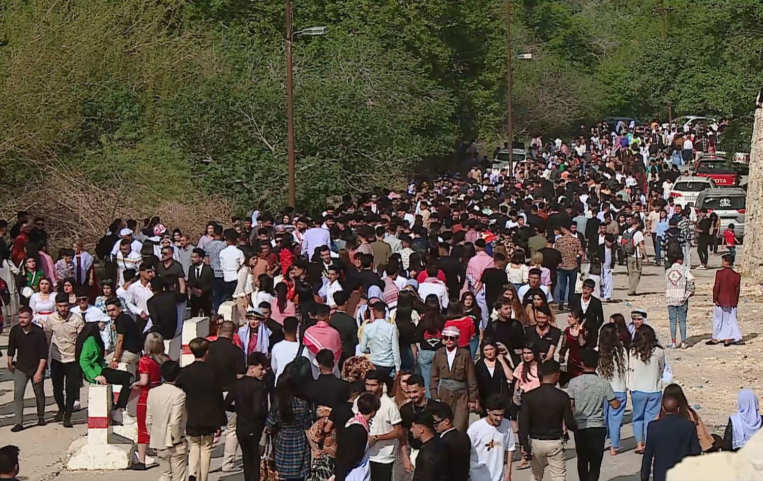 نزیکەی 50 هەزار کوردی ئێزدی لە پەرستگەی لالش بەشدارییان لە جەژنی "چوارشەمبا سۆر" کرد