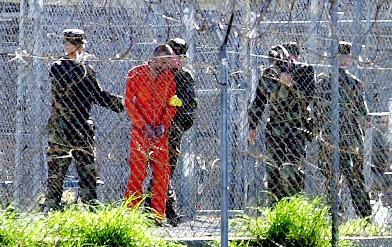 ABD 20 yıl sonra bir tutukluyu Guantanamo’dan serbest bıraktı