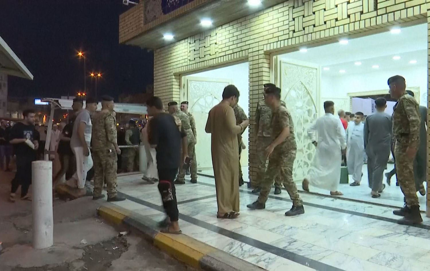 لە بەغدا لە رێوشوێنێکی ئەمنیی تووندا نوێژی جەژن کرا