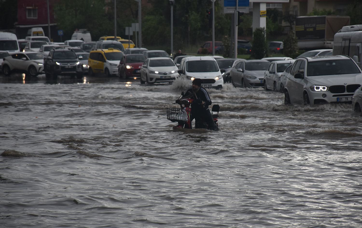 Saziya Keşnasiyê ya Tirkiyê ji bo 11 parêzgehan hişyariya baranê da