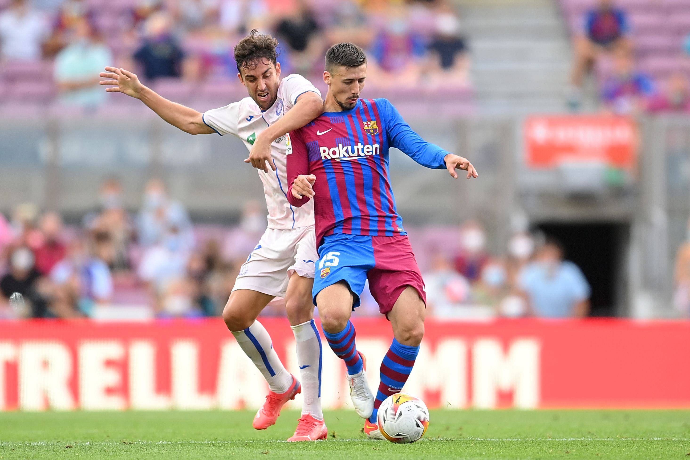 ئینتەرمیلان، دەرکراوەکانی بارسێلۆنا دەباتە لای خۆی