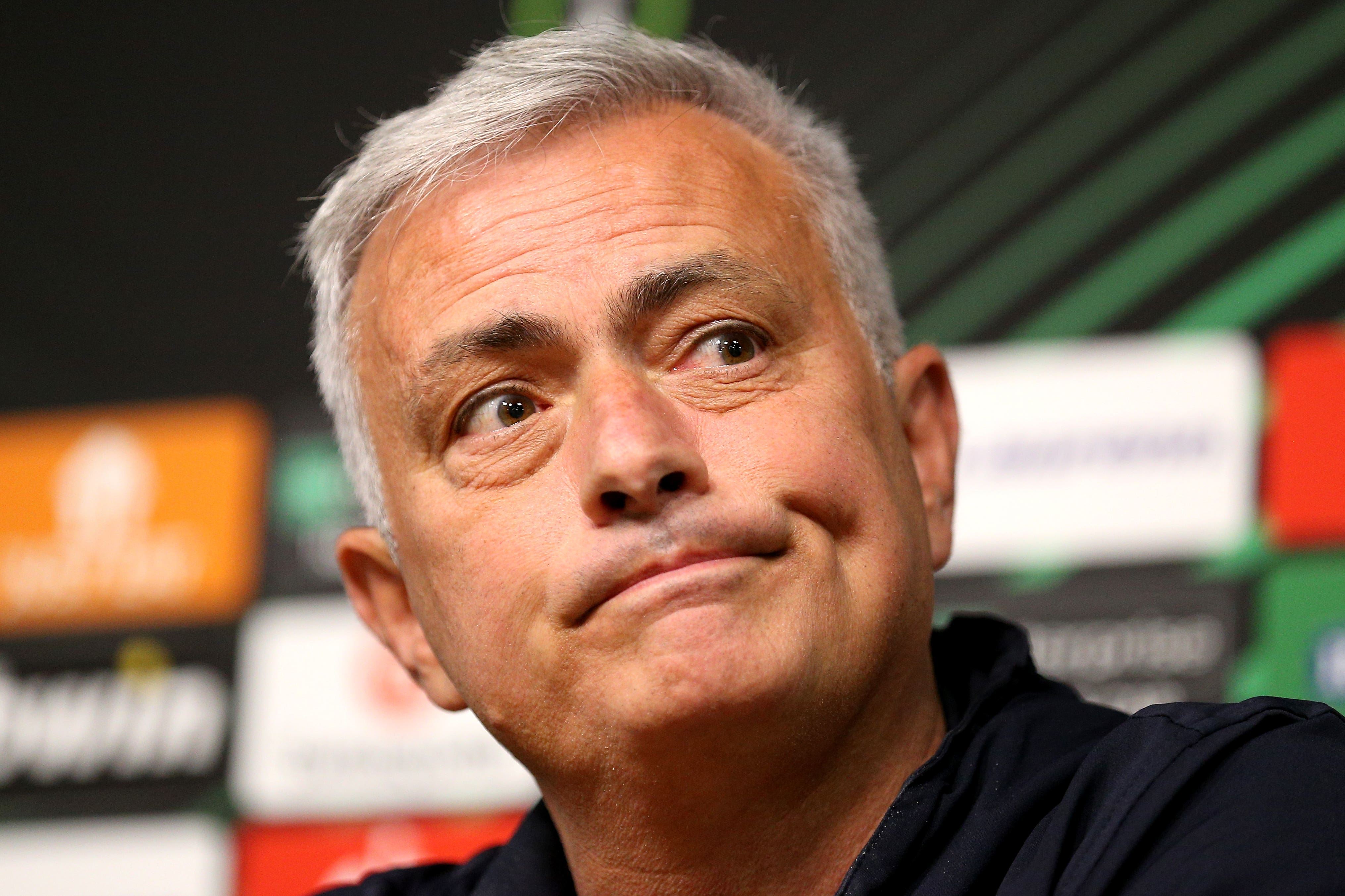 کێ باشترین یاریزانی جیهانە؟ مۆرینیۆ وەڵامدەداتەوە