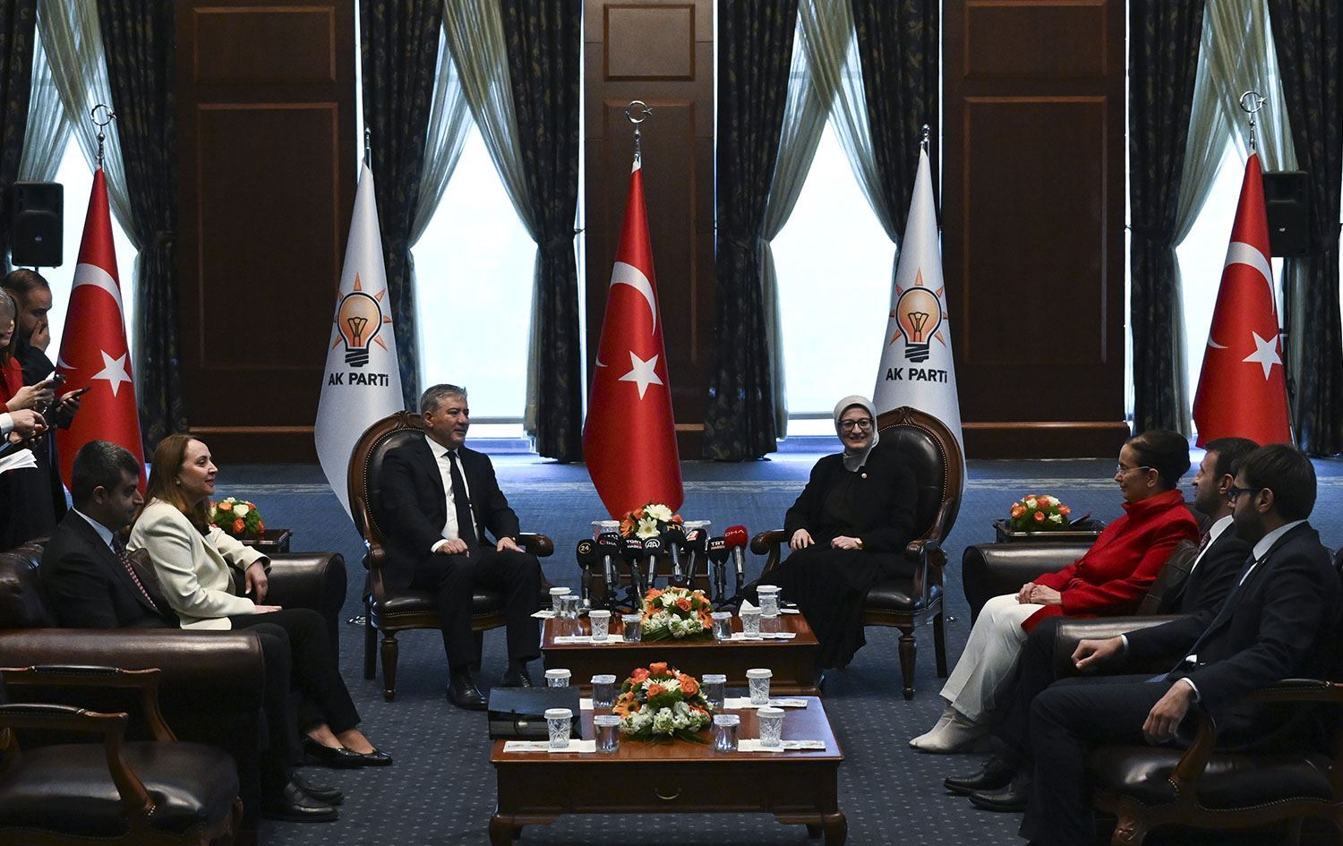 Partiyên siyasî yên Tirkiyê di Cejna Remezanê de serdana hev kirin