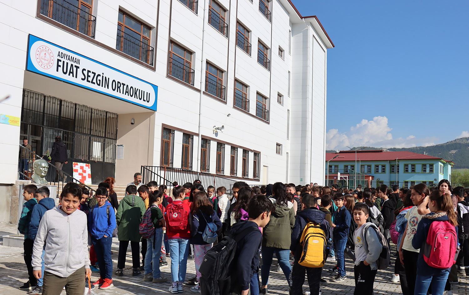 Li Semsûr û 3 navçeyên wê piştî 77 rojan perwerdeyê dest pê kir