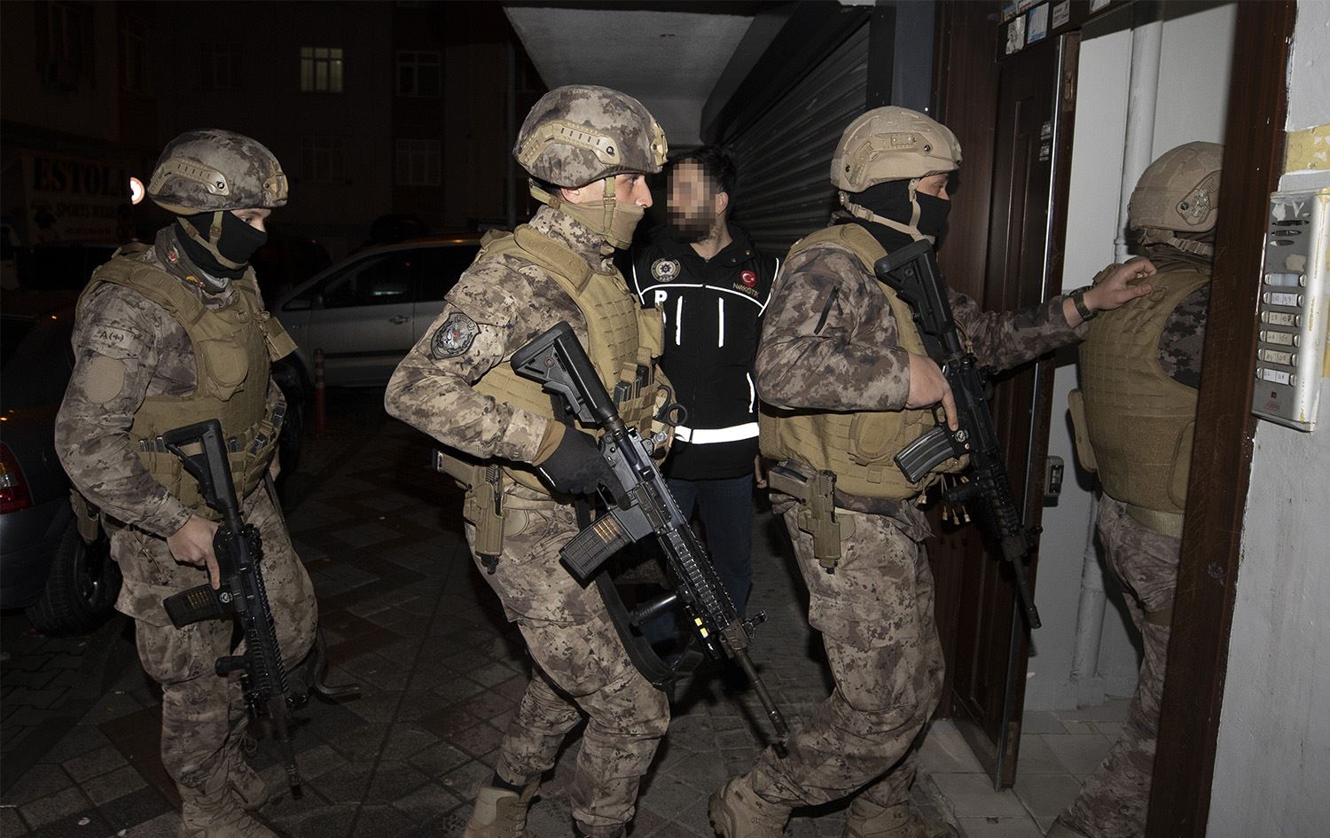 Li Stenbolê 38 koçber hatin desteserkirin