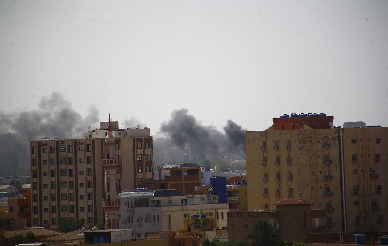 Sudan'da 4 hapishaneden mahkumlar firar etti, aralarında El Beşir de bulunabilir