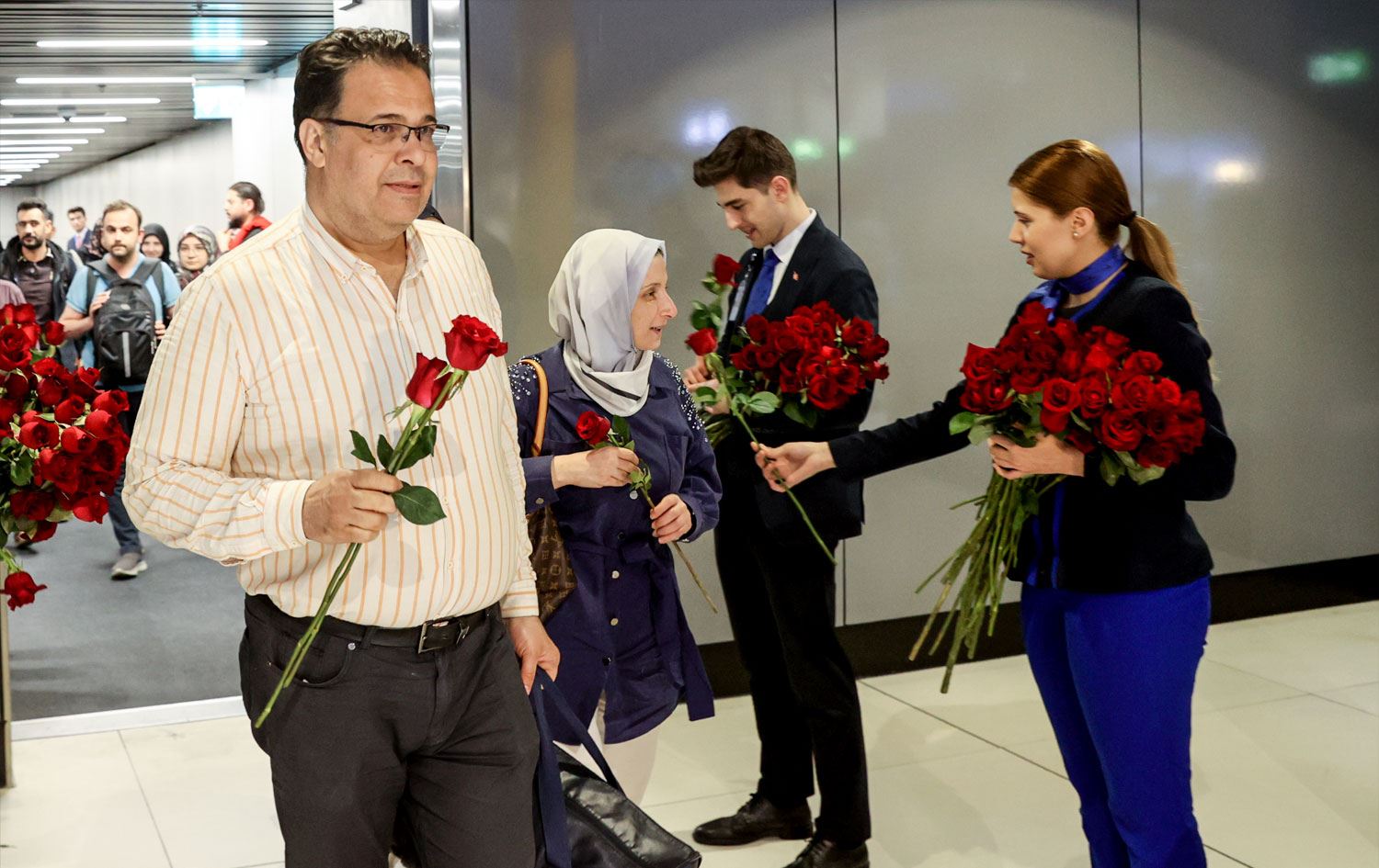 Sudan'dan tahliye edilenler Türkiye'ye döndü