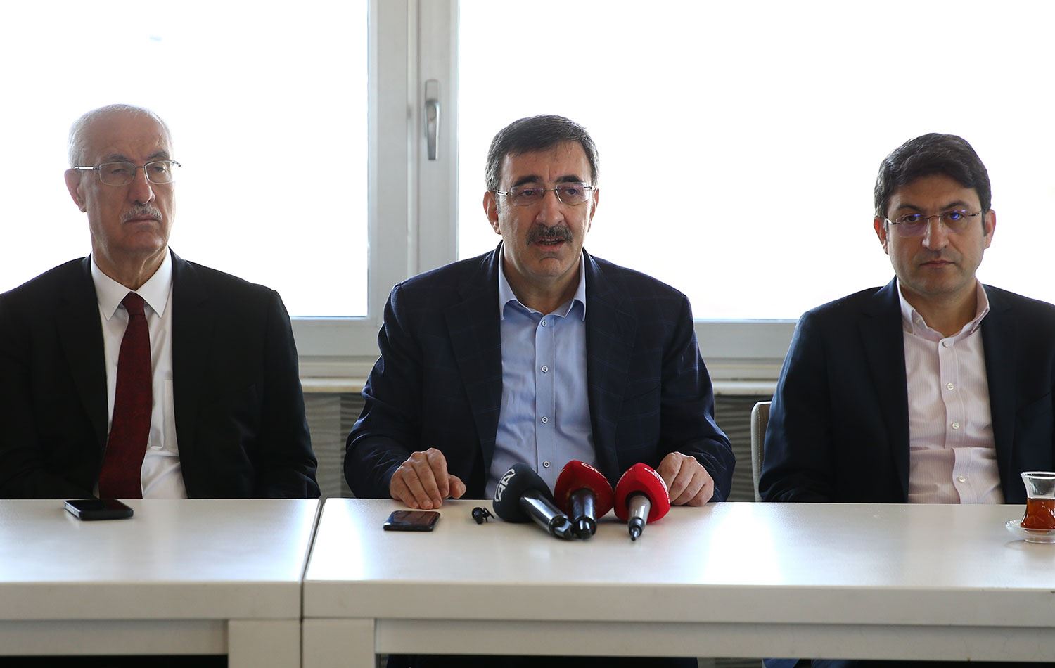 AK Partili Cevdet Yılmaz, Kızılay Başkanı Kınık’ı istifaya çağırdı