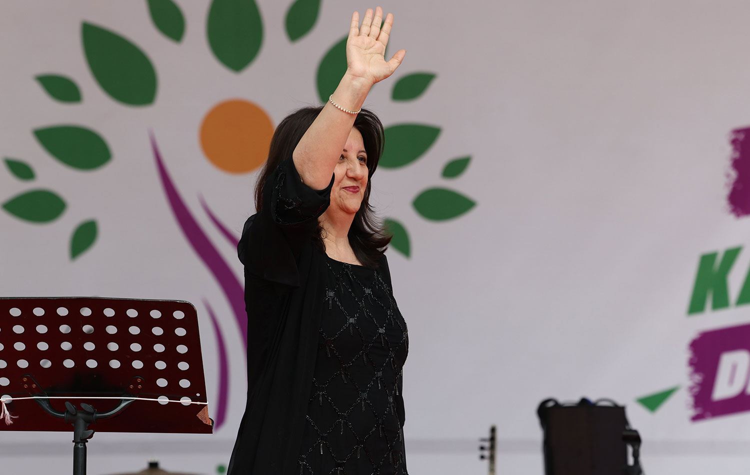 Buldan: Gözaltı operasyonu bir kumpas operasyonudur