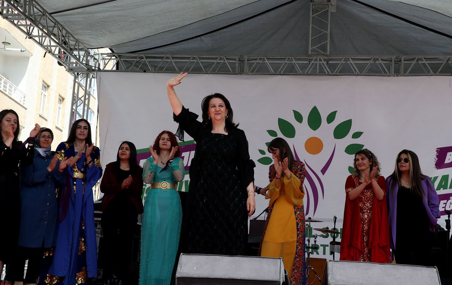 پەروین بوڵدان: لە وان یارییەکە 8-0 دەبەینەوە