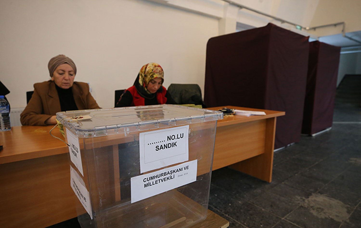 Sınır kapılarında oy verme işlemi başladı