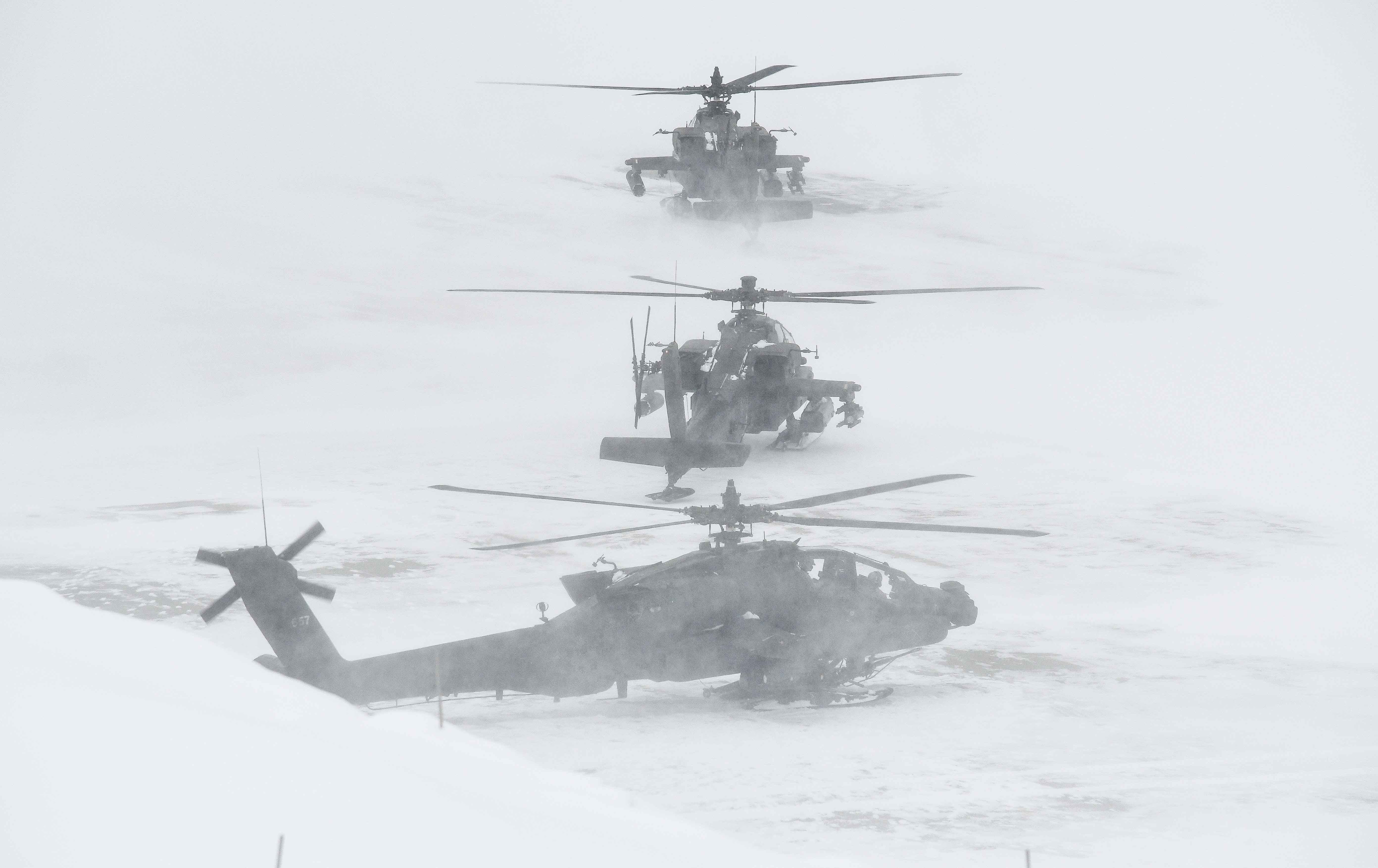 دوو هێلیکۆپتەری ئەمریکی خۆیان بەیەکدا کێشا و سێ سەرباز گیانیان لەدەستدا