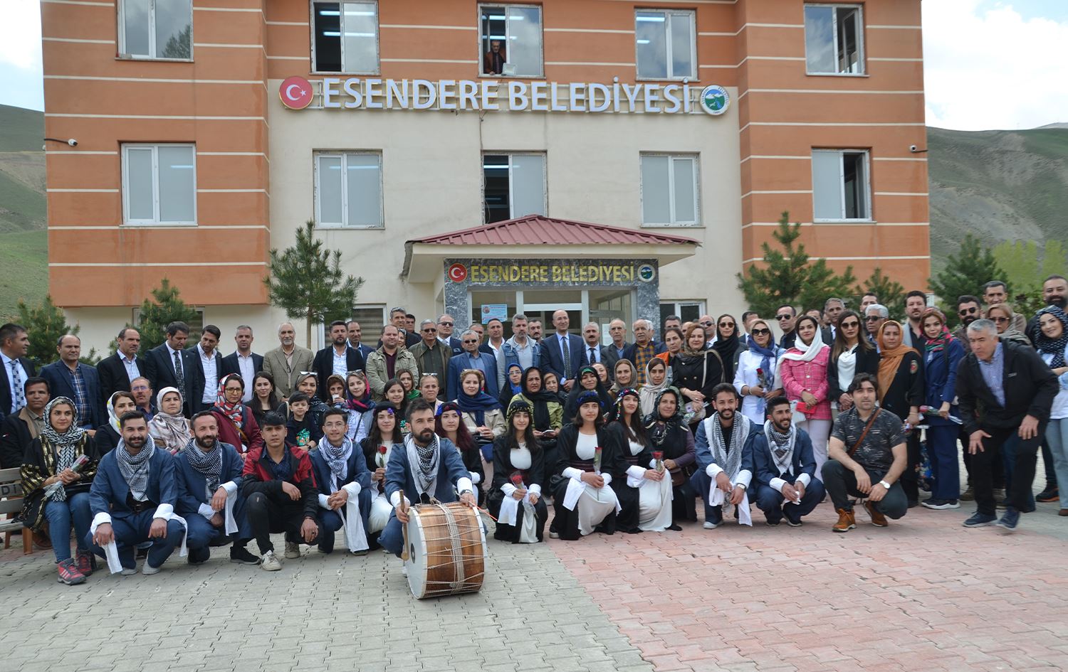 Geştyarên Îranê û Rojhilatê Kurdistanê li Colemêrgê bi def û zirneyê hatin pêşwazîkirin