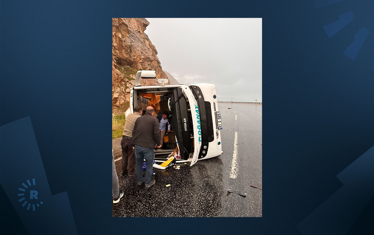 Li Wanê otobusek wergeriya: 16 kes birîndar bûn