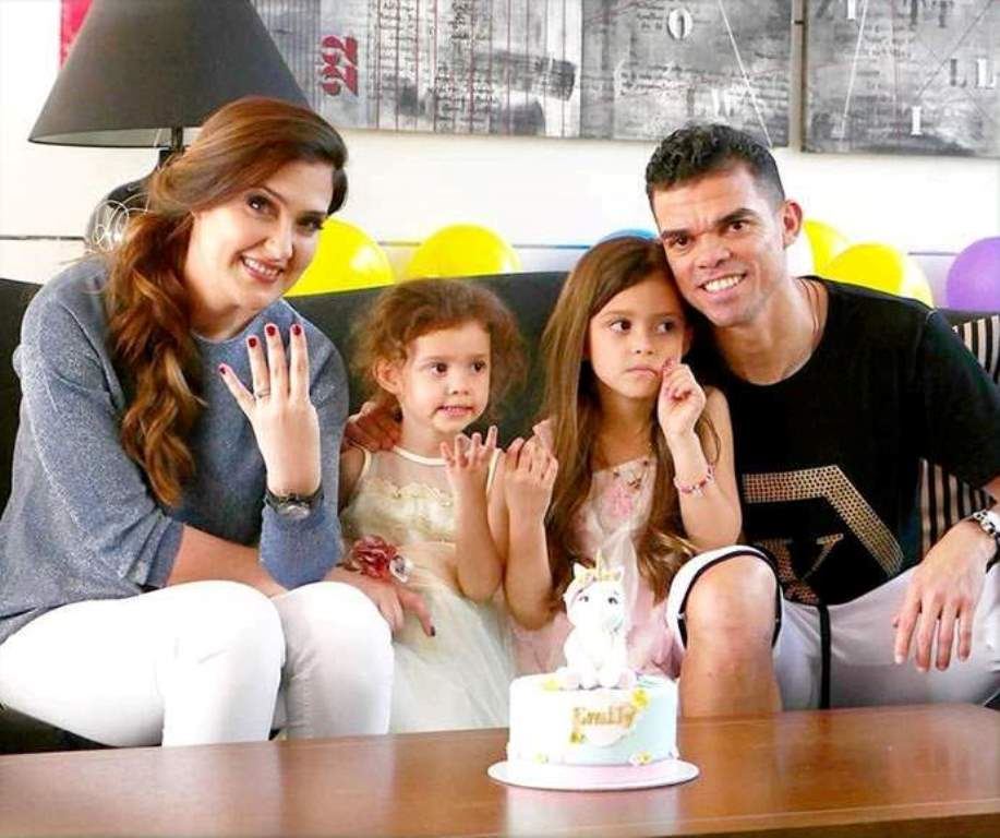 چیرۆکی من؛ پێپێ.. شەڕانگێزترین یاریزانی نێو یاریگە و میهرەبانترین باوک لە ماڵەوە