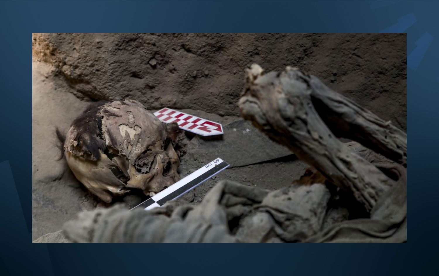 Bin yıllık çocuk mumyası toprak altından sağlam çıkarıldı