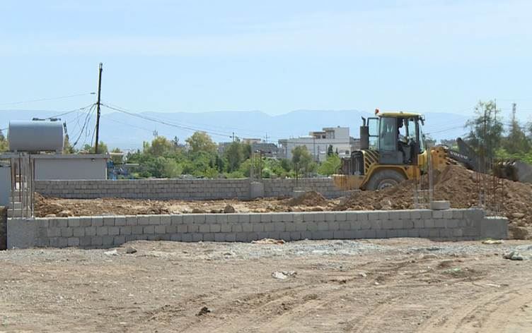 Xêrxwaz dibistaneke neh polî ava dikin