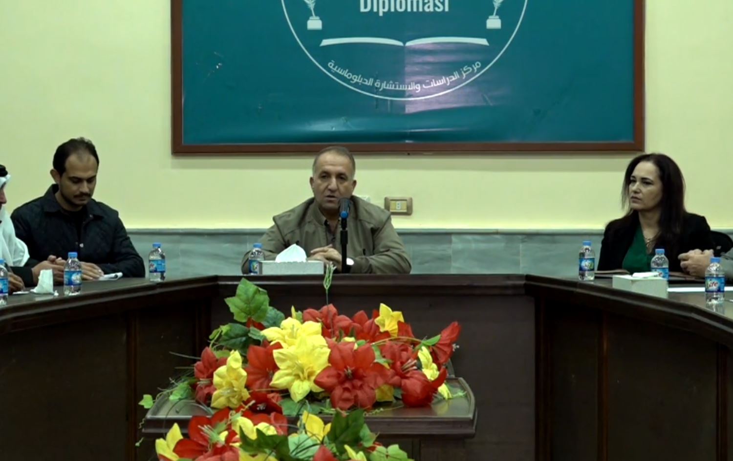 Rêveberiya Xweser banga danûstandinên Sûrî - Sûrî li Hikûmeta Sûriyê dike