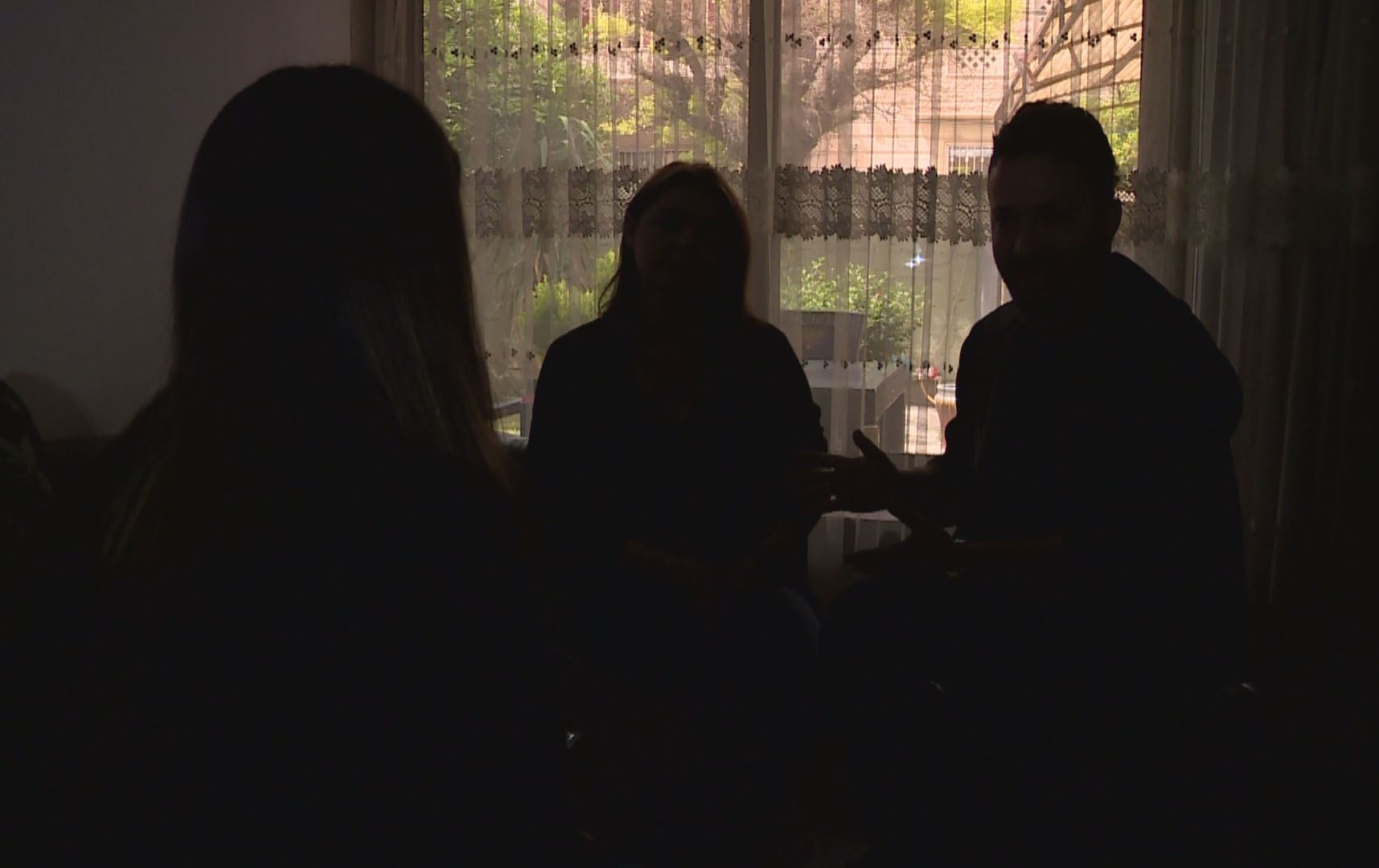 دوو هاوژین لە هەولێر دەڵێن پیاوێک بە فێڵ پارەی خواردوون و هەڕەشەیان لێ دەکات