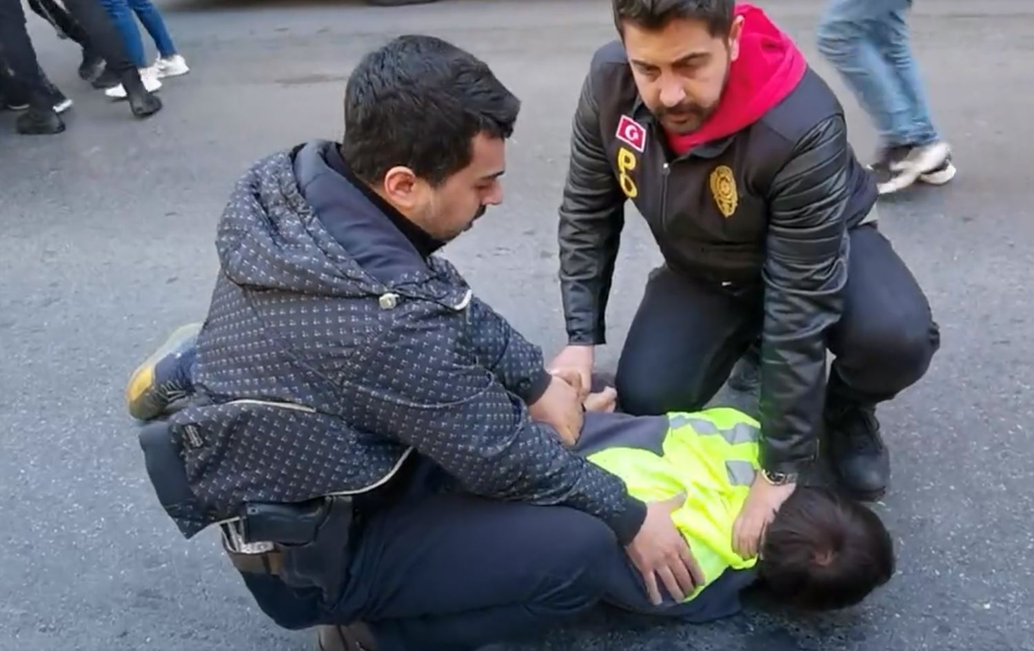 Li Stenbolê polîsan rê neda pîrozbahiya karkeran a li Taksimê