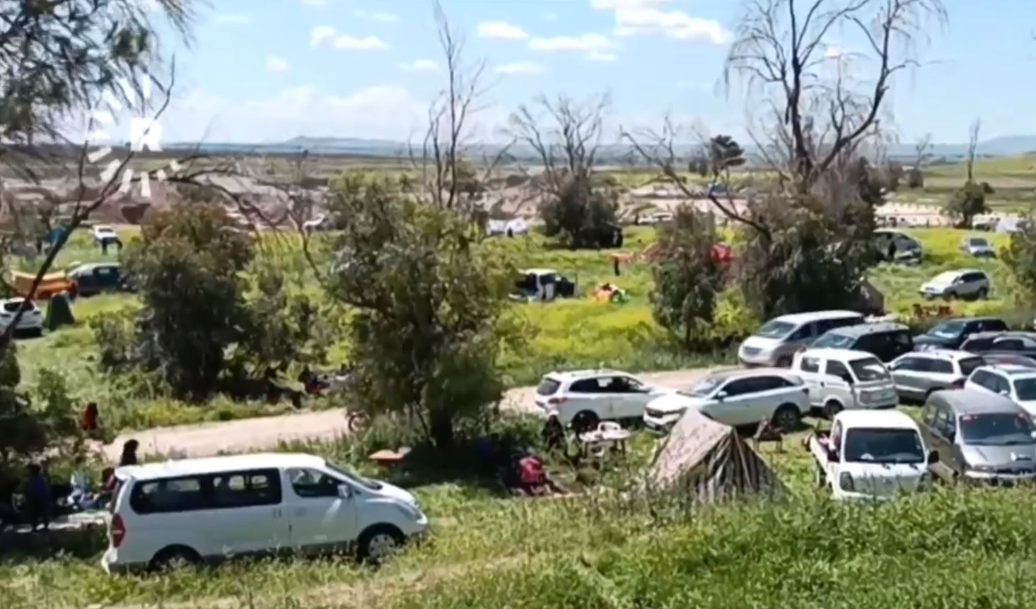 Li Dêrikê welatî di Roja Karkeran de derektin seyranê
