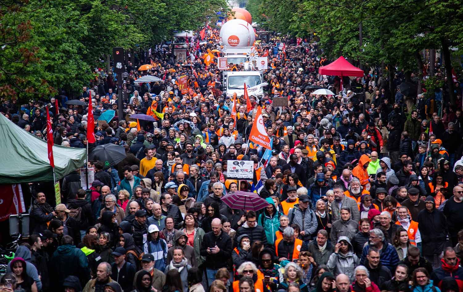 لە رۆژی کرێکاراندا 800 هەزار کەس لە فەرەنسا دژی ماکرۆن خۆپێشاندانیان کرد