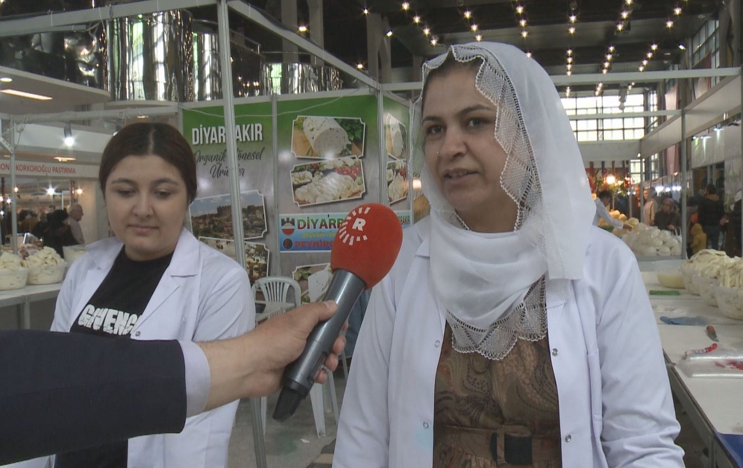 Cotkarên Kurd li Enqerê di festîvala xwarina taştê de berhemên xwe pêşan dan