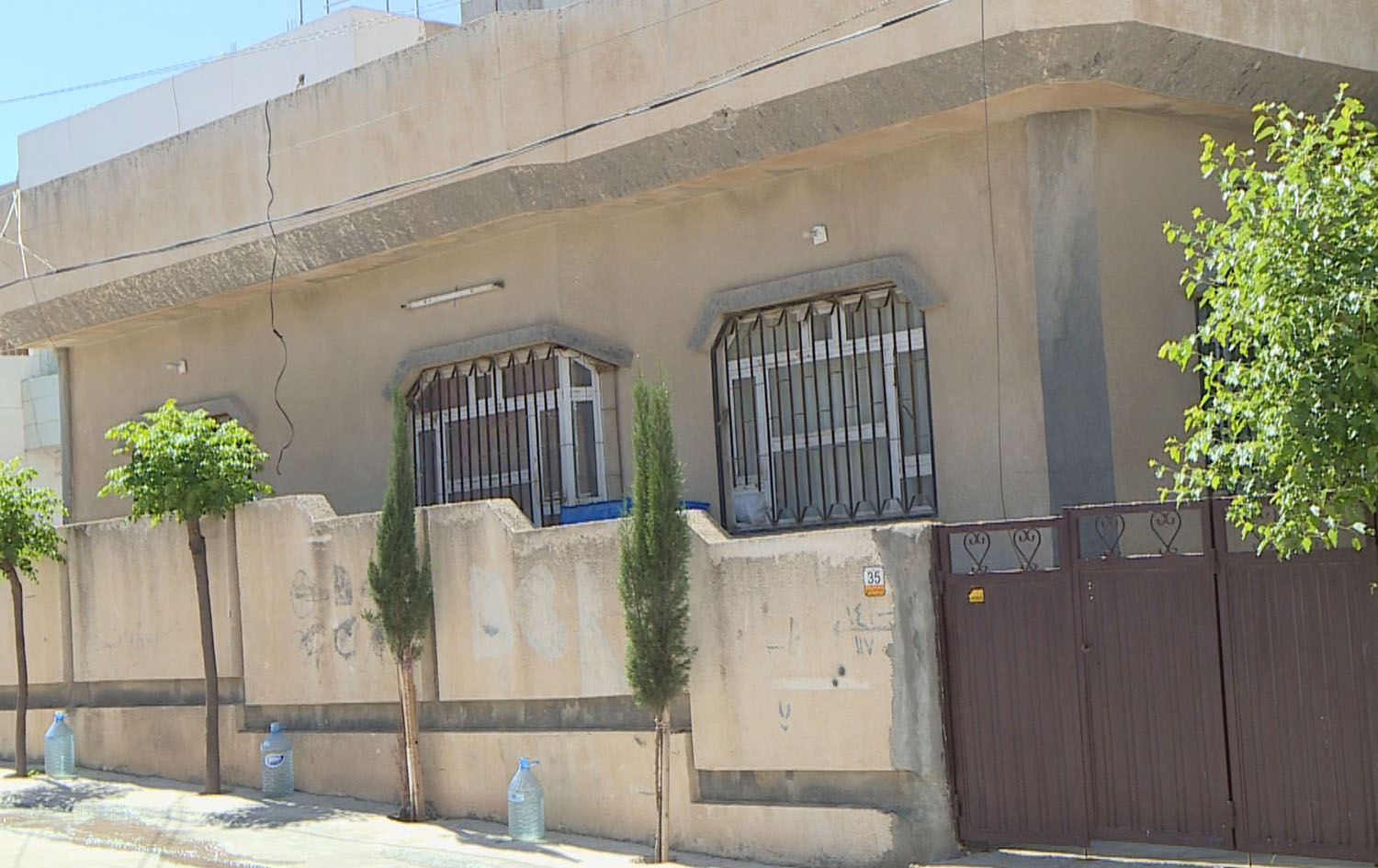 لە سلێمانی کوڕێک 'بە بەڵگەنامەی ساختە' خانووی دایکی دەفرۆشێت؛ دوای 21 ساڵ لە دادگە وەریدەگرێتەوە