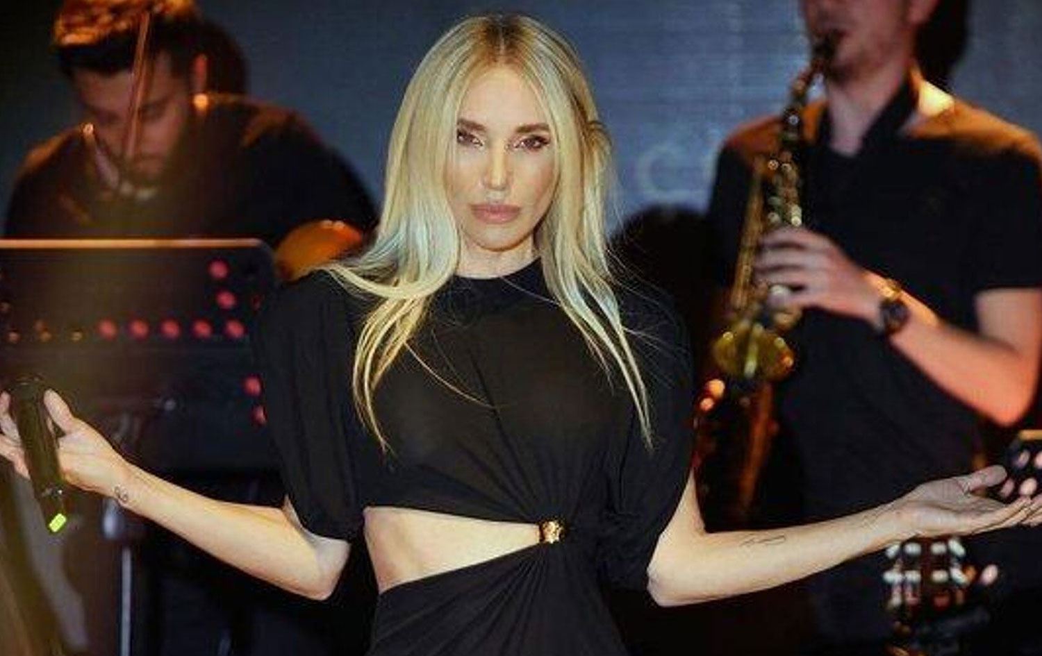 Şarkıcı Gülşen'e hapis cezası