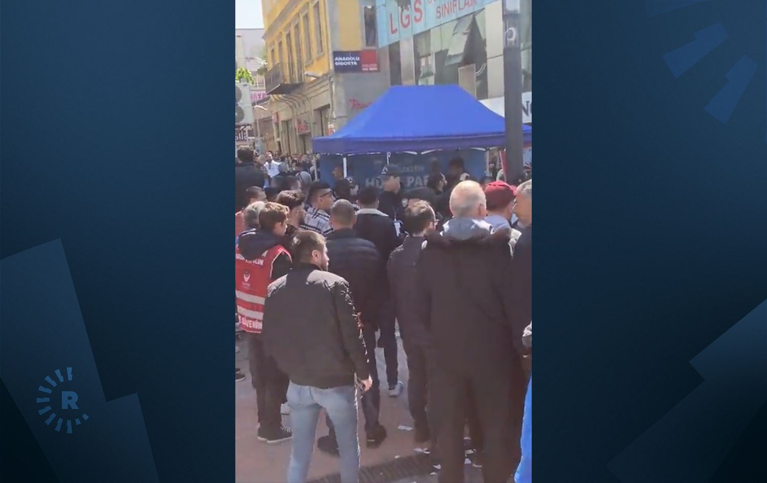 Li Trabzonê welatiyan nerazîbûn nîşanî standa HUDA-PARê dan