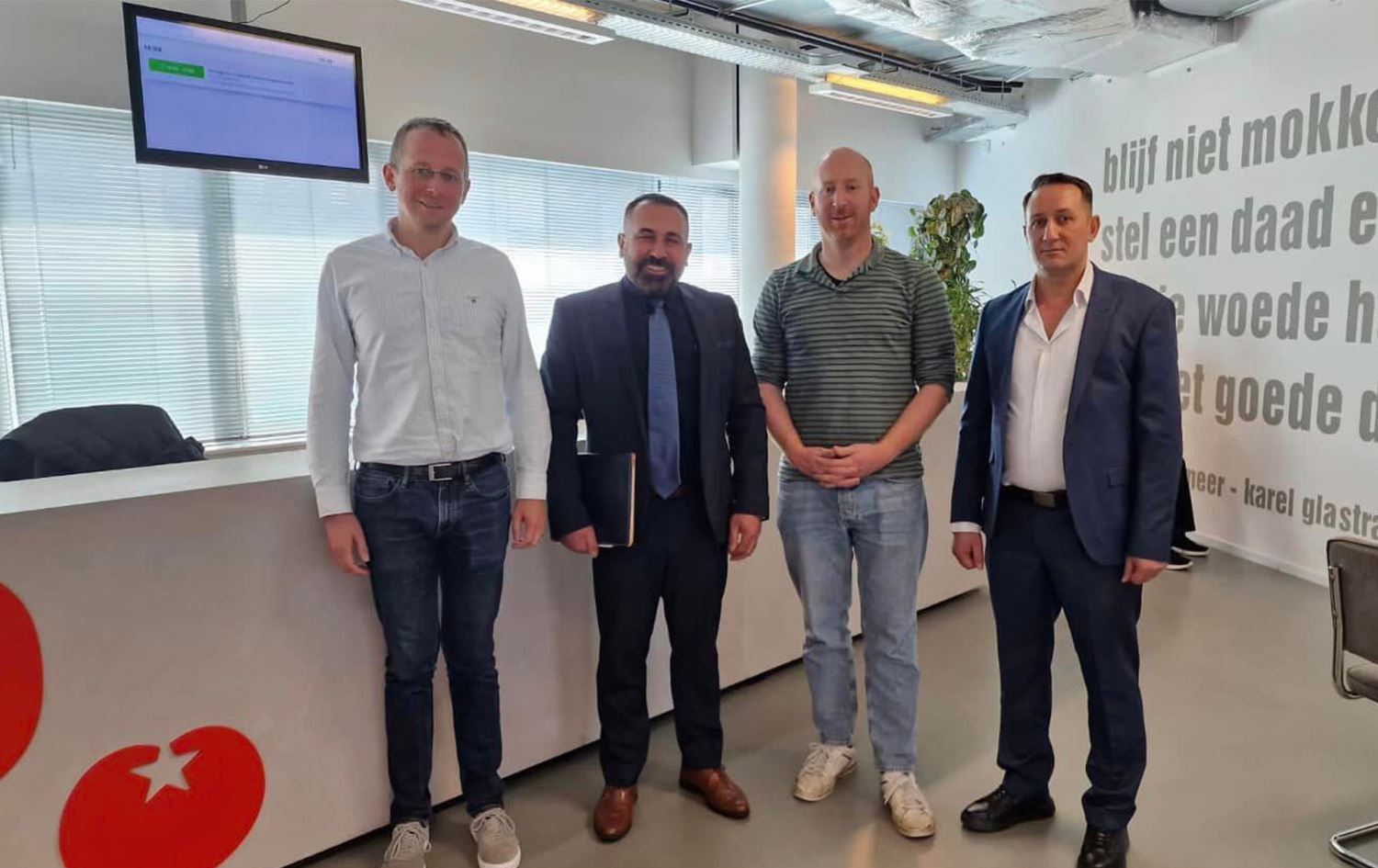 Şanda Şepêla Azadî ya Kurdistanî bi partiya SP ya Hollandayê re civiya