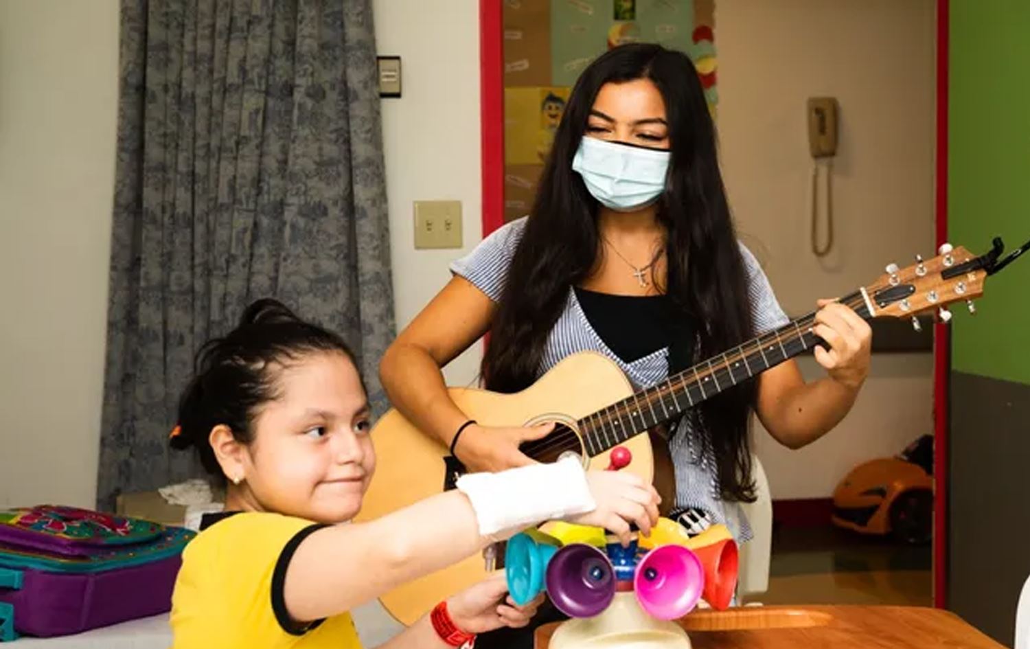 توێژینەوەیەکی بەریتانی: میوزیک نیشانەکانی ئیفلیجی کەمدەکاتەوە