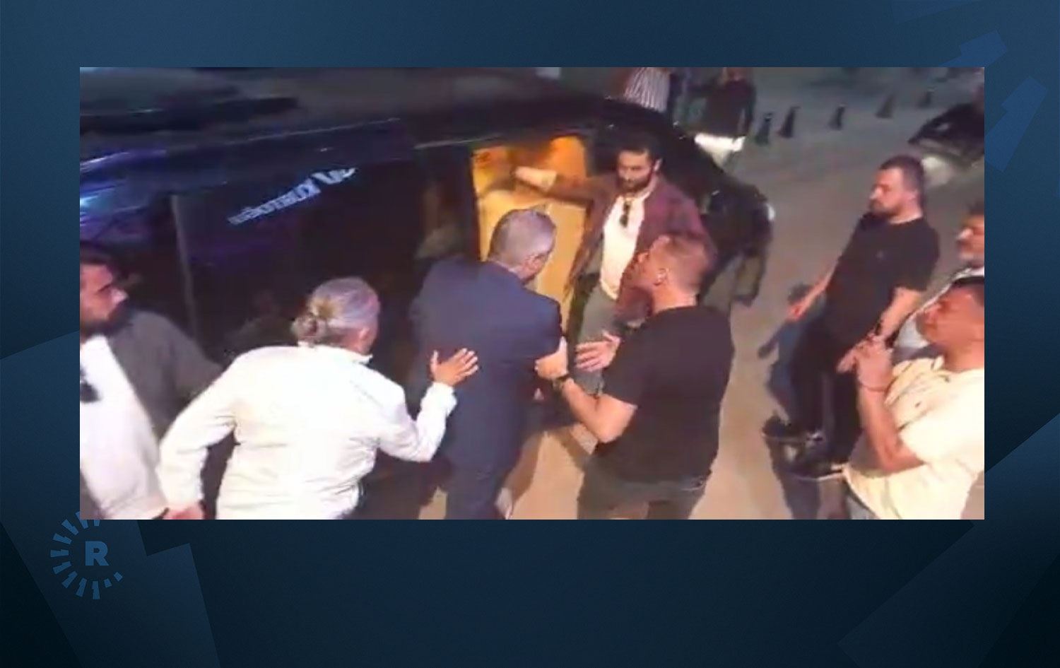 AK Parti'nin düzenlediği konserde yangın çıktı, Bakan Nebati alandan uzaklaştırıldı