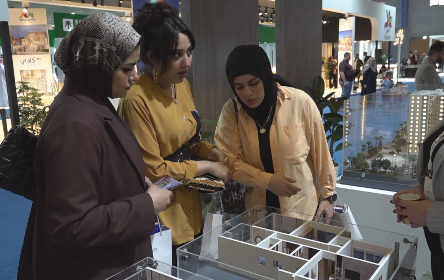 Baghdad holds investment, real estate fair