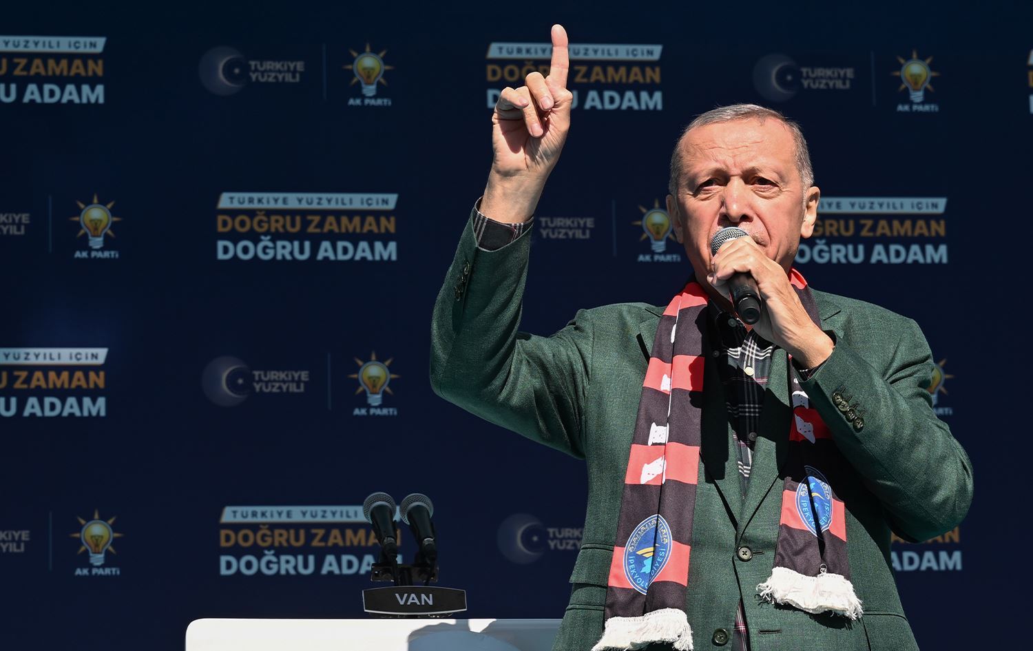 Erdogan li Wanê: Em dê petrola Şirnexê bixine xizmeta welatiyan