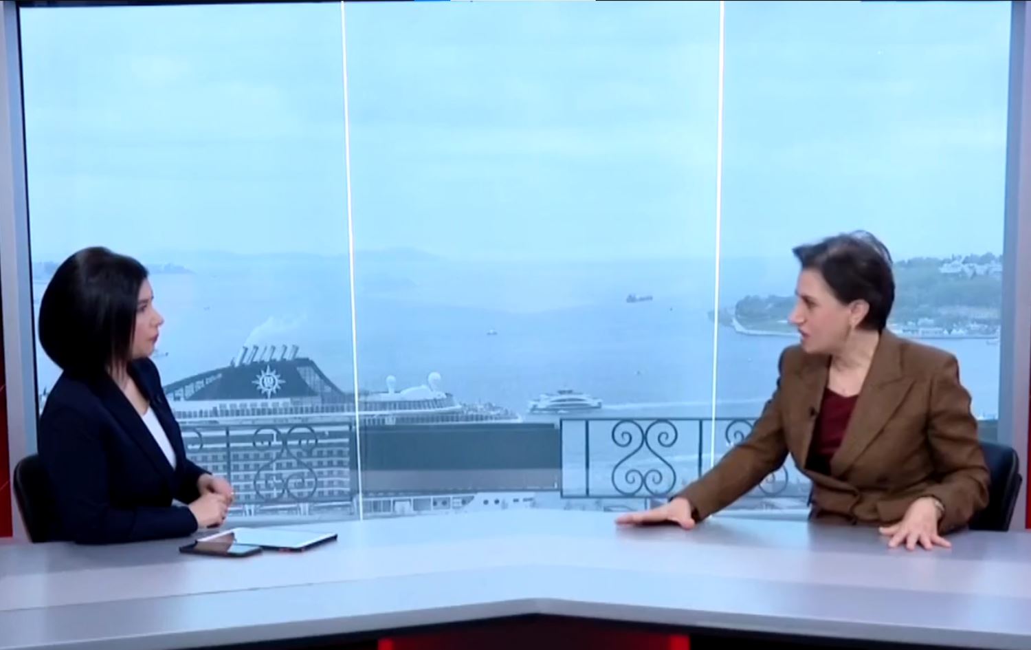 Parêzer Hacibektaşoglu: AK Partî di mijara nûnertiya jinan de paş ket