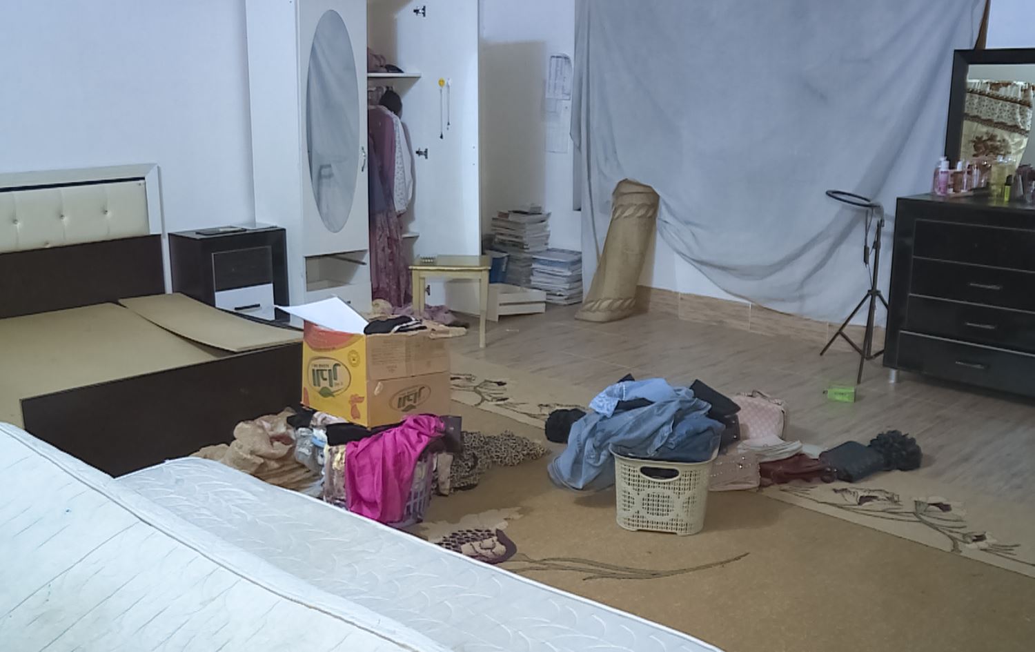 Erbil family says robbed by gunmen in military uniform