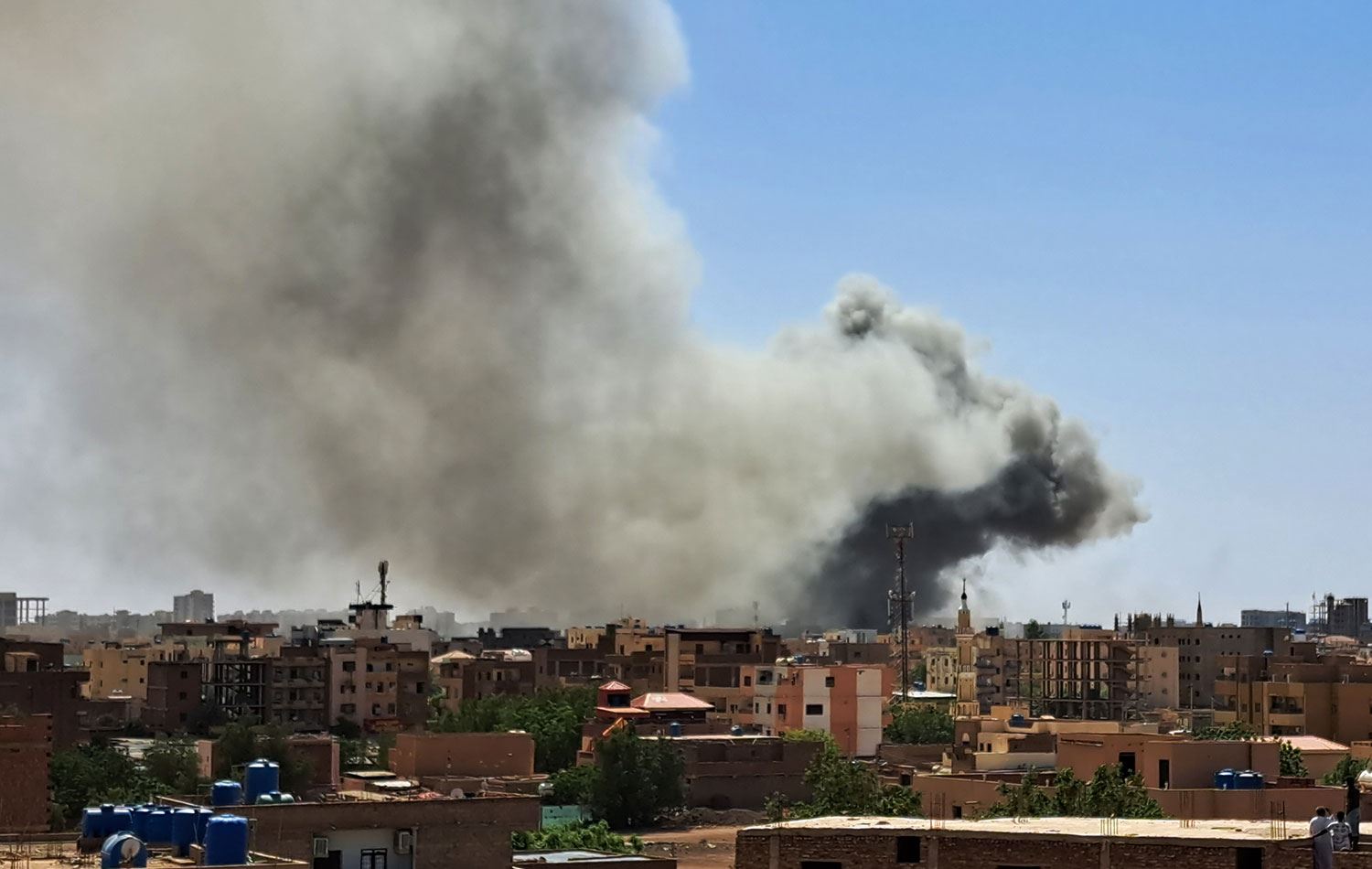 Türkiye'nin Hartum Büyükelçisinin aracına ateş açıldı: Ölen yaralanan yok, hasar var