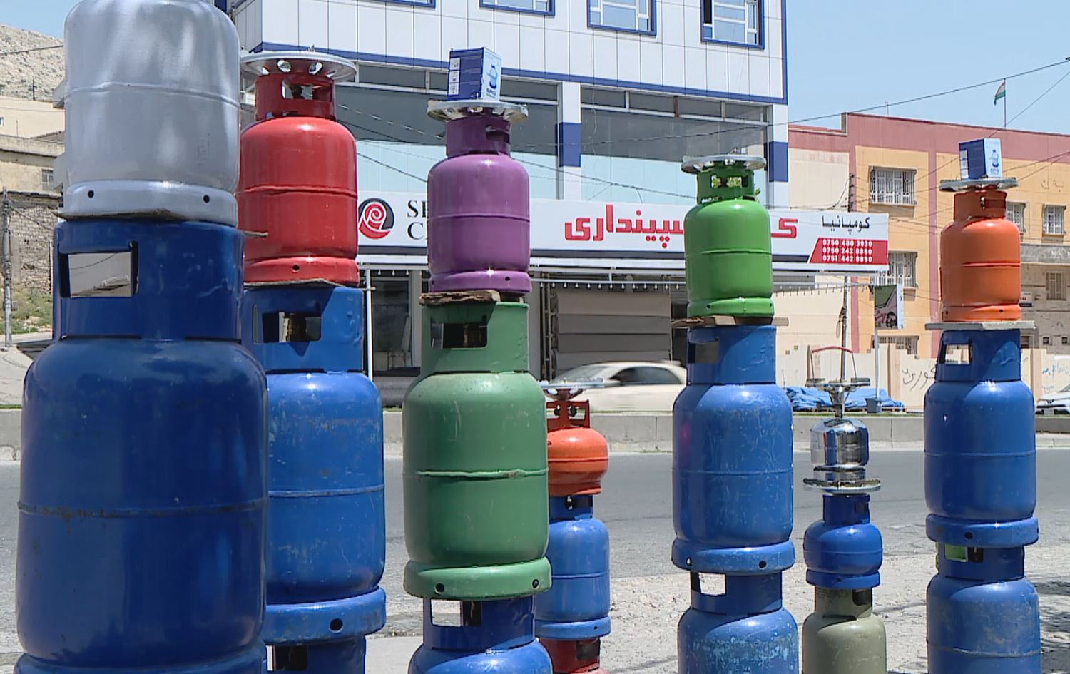 لە دهۆک گازی ماڵان 2 هەزار دینار گرانبووە و لە هەندێک شوێنیش بە زەحمەت دەستدەکەوێت