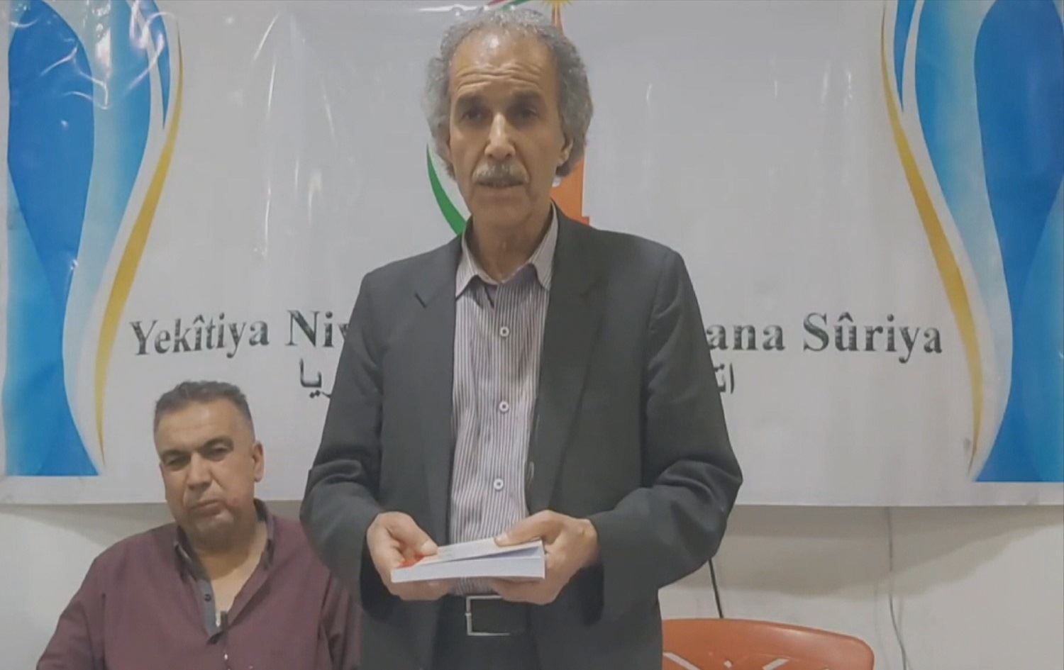 Pirtûka ‘Lêkolînên Rexneyî Derbarê Karûbarên Kurdistanî’ hat îmzekirin