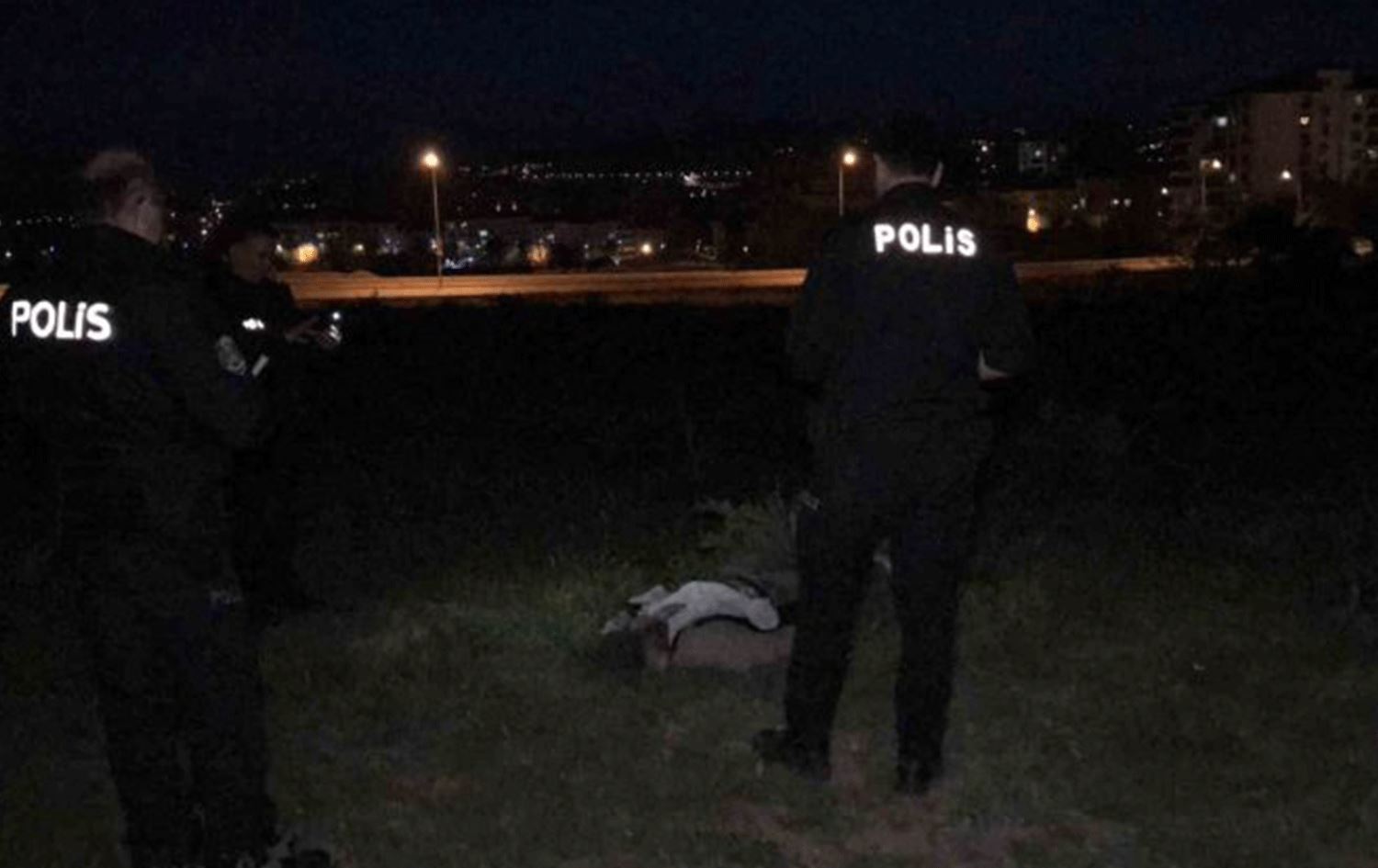 Elazığ'da arazide erkek cesedi bulundu