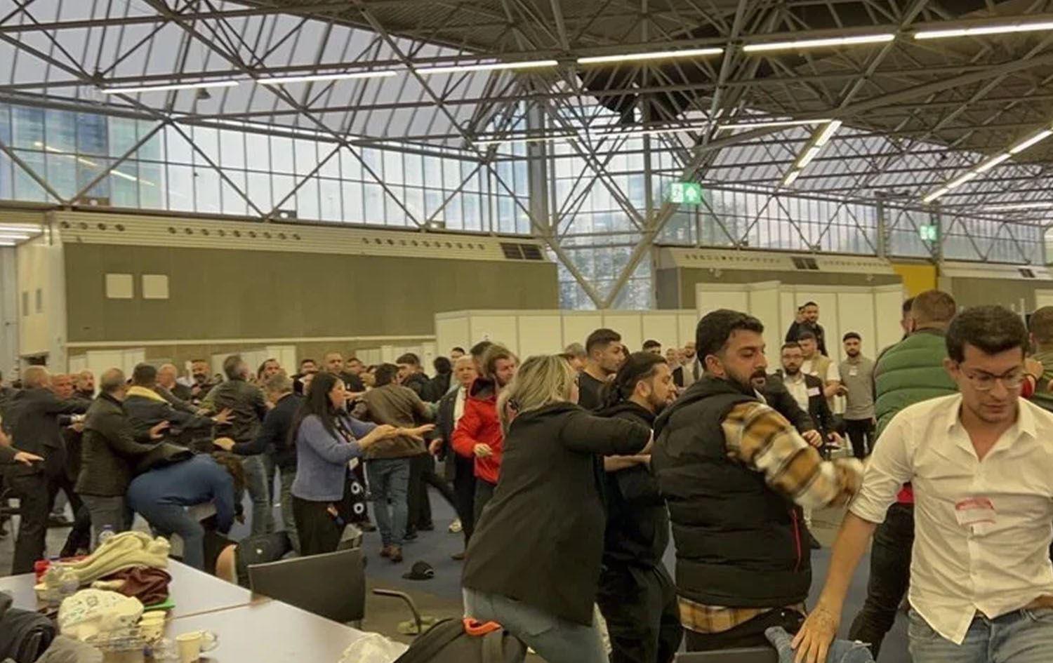 دەنگدانی تورکیا لە هۆڵەندا بە دروستبوونی ئاڵۆزی کۆتاییهات