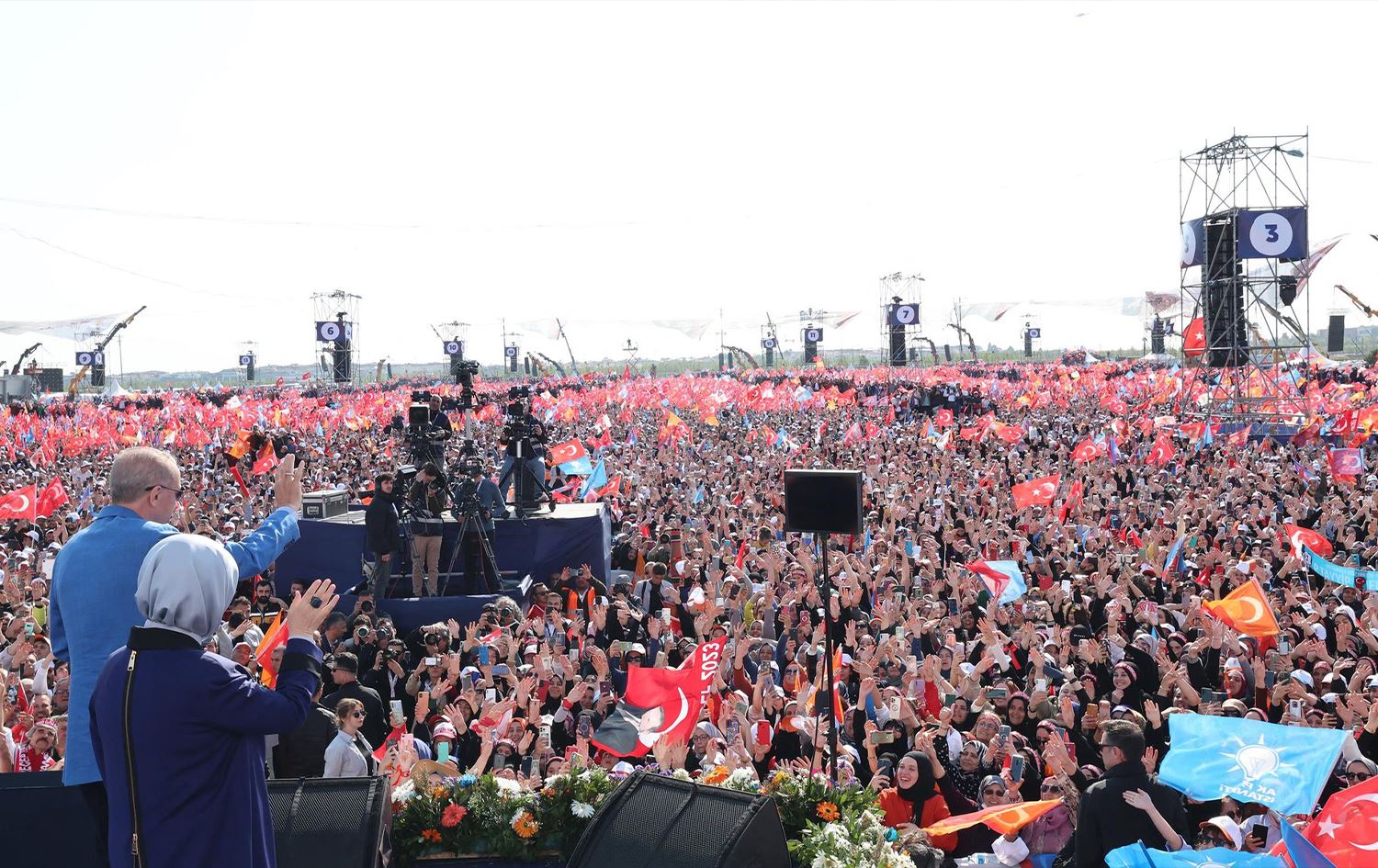 We will win!” chant both sides of Turkey's... | Rudaw.net