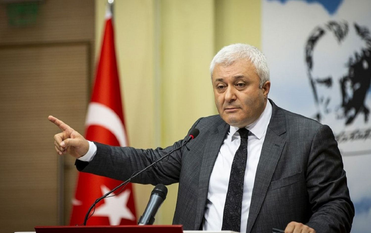 CHP’li Tuncay Özkan’dan 81 ilde 'CHP-PKK afişi’ uyarısı