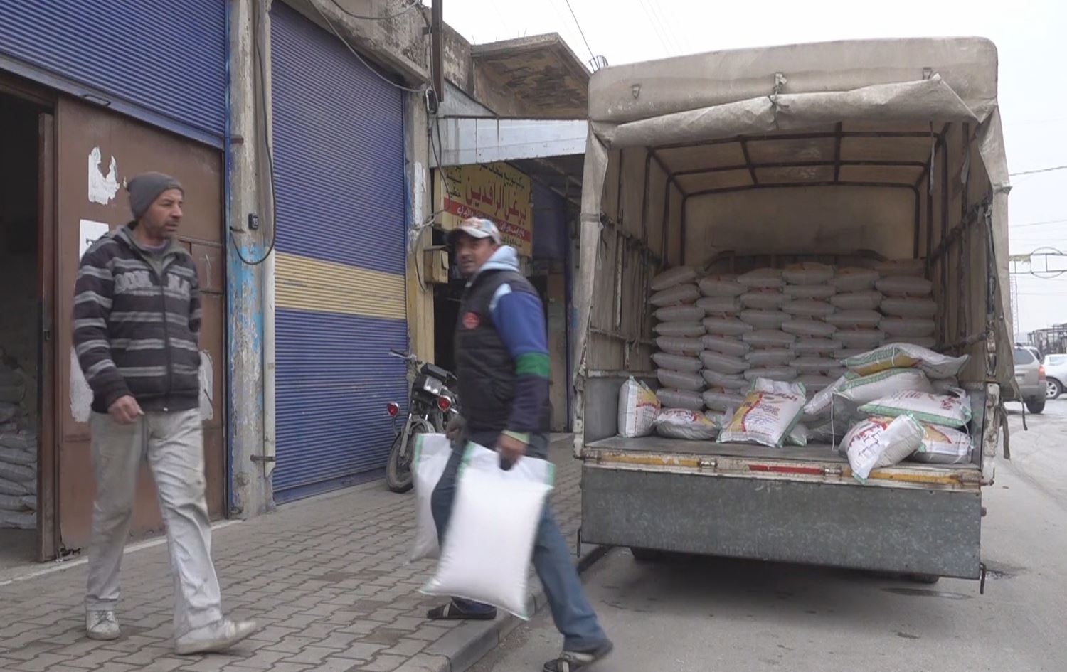 Li Rojavayê Kurdistanê dolar buha bûye, şekir bi dest nakeve