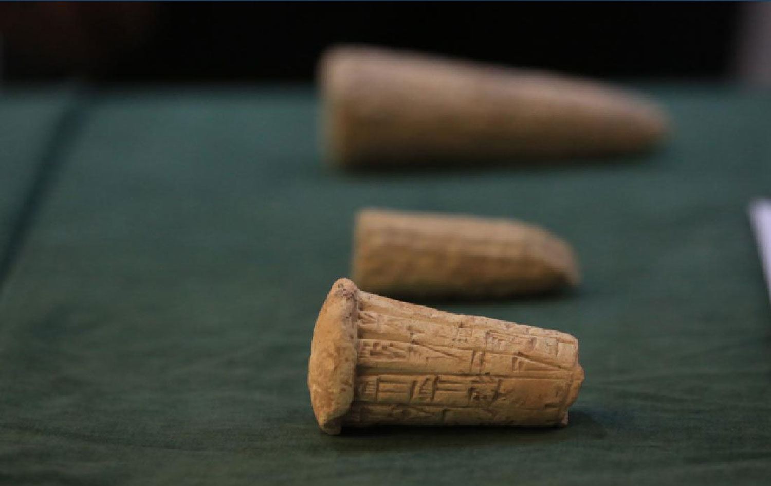 Irak, 6 bin parça tarihi eseri İngiltere'den 100 yıl sonra geri aldı